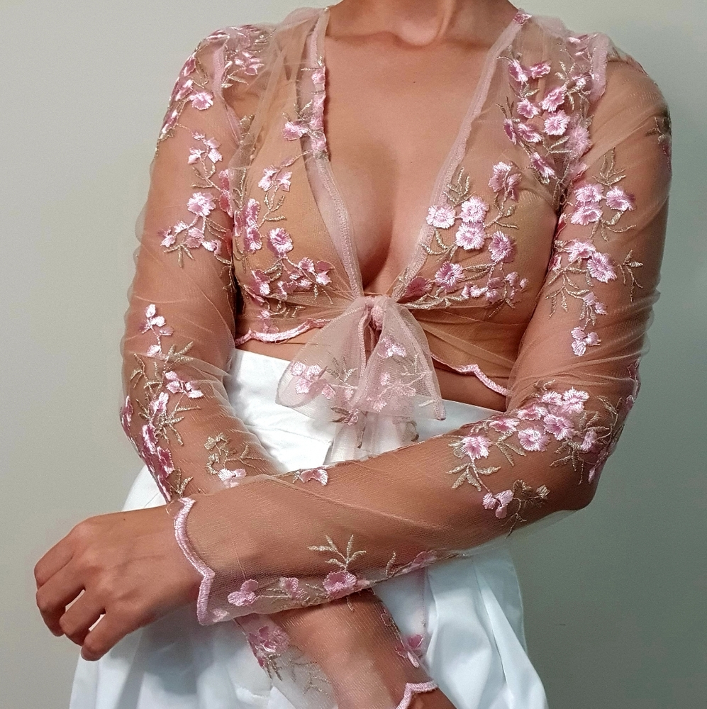 Embroided mesh top